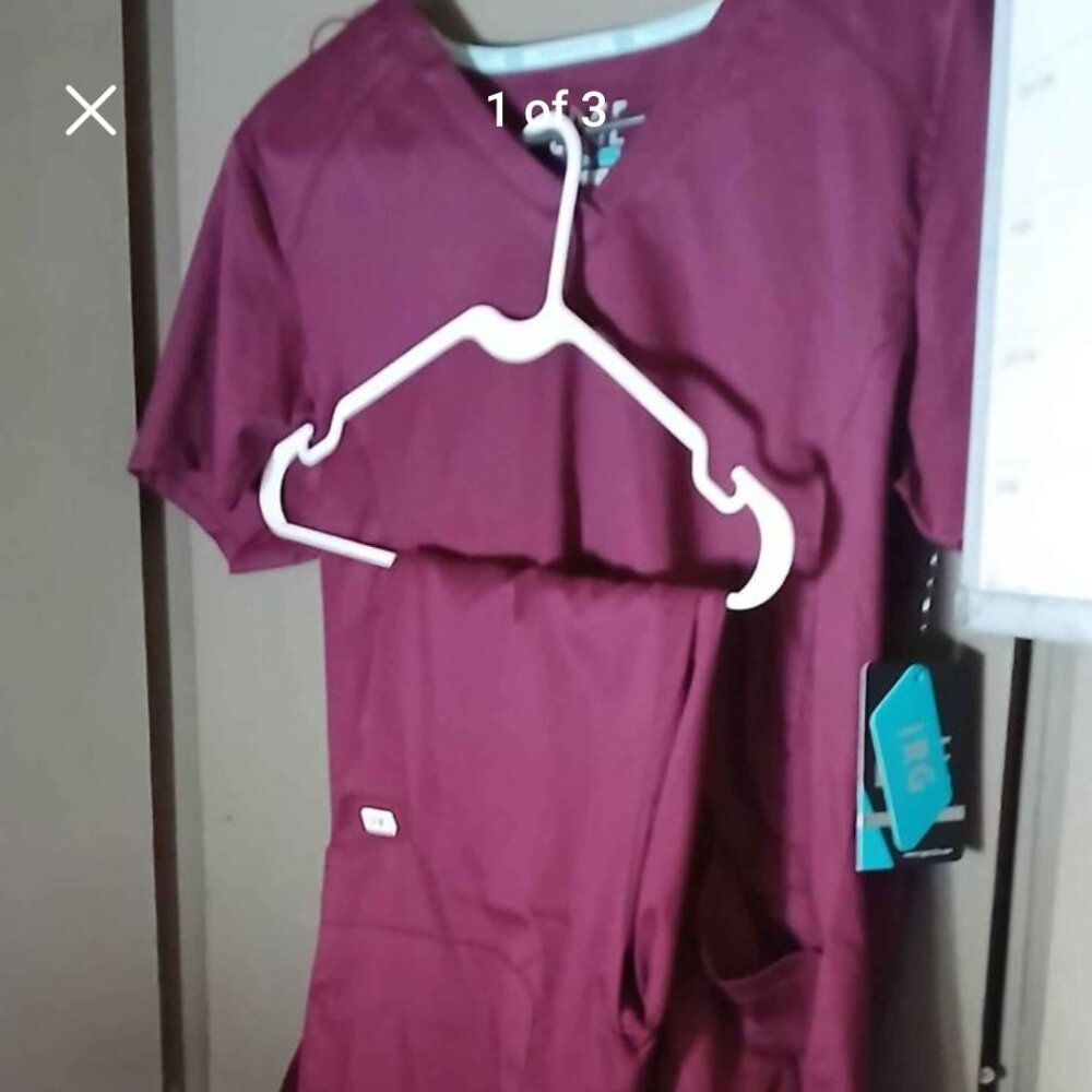 Scrub set